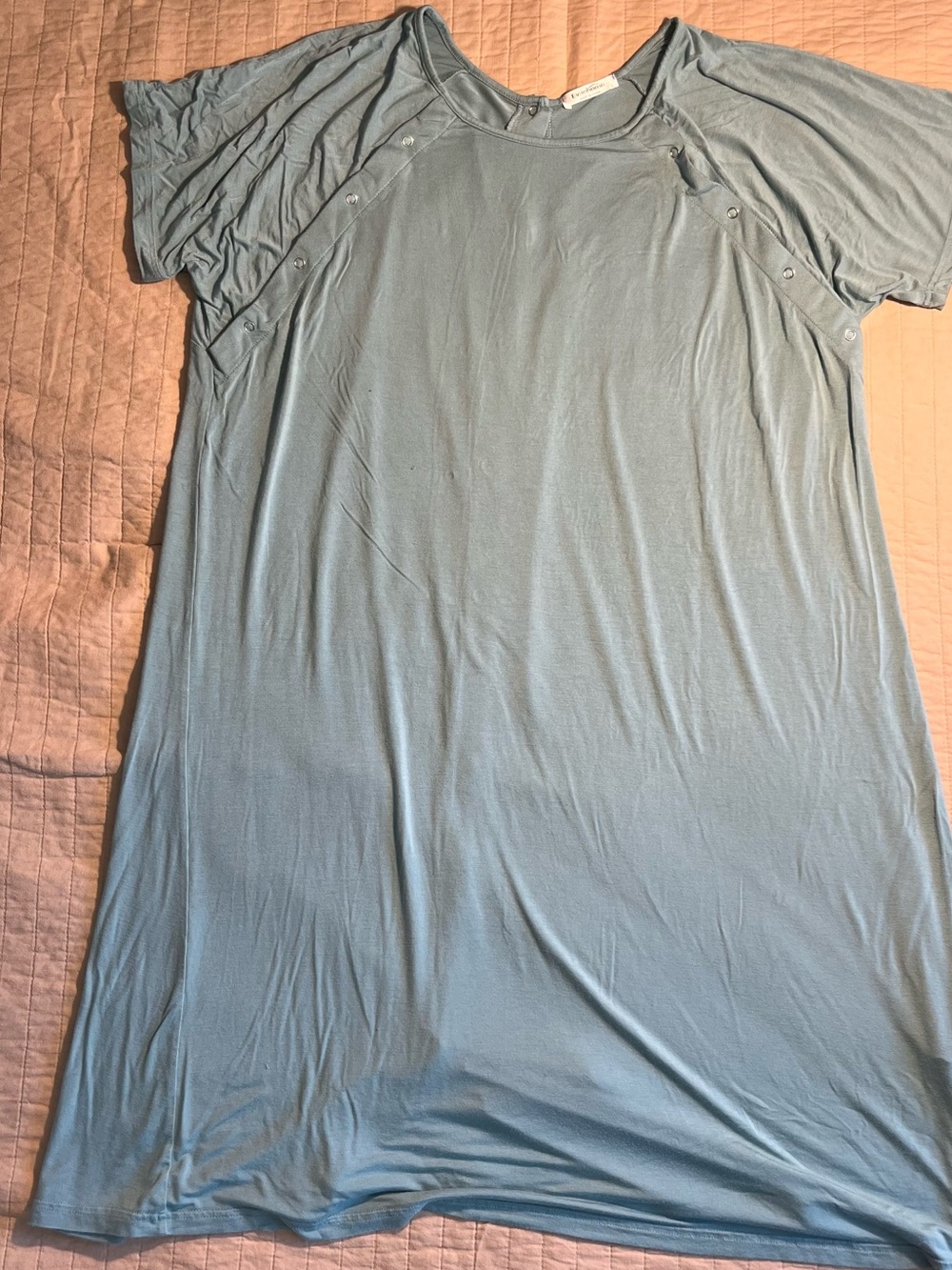 Light Green Birthing Gown Short Sleeve Nursing Robe with Snap Shoulders
